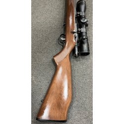 Savage model 93 kaliber 17hmr links  brugt